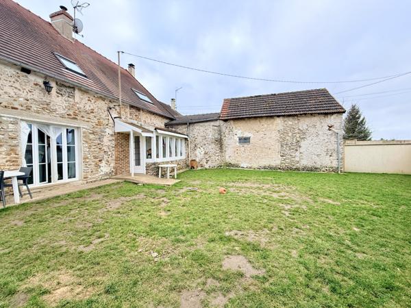 La Ferté-Gaucher (77320) Maison briarde avec jardin et garage