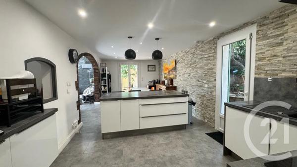 Maison à vendre  5 pièces - 116,95 m 2   LA GARDE  - 83