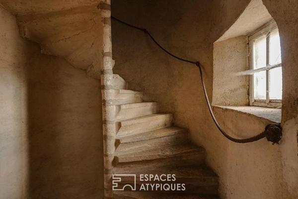 Demeure noble du XVIIIe inscrite MH avec parc proche de Gy