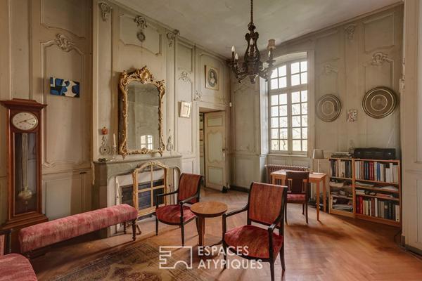 Demeure noble du XVIIIe inscrite MH avec parc proche de Gy