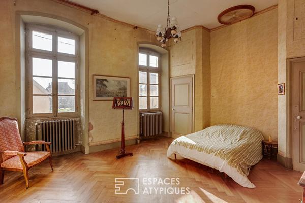 Demeure noble du XVIIIe inscrite MH avec parc proche de Gy