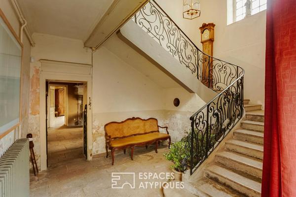 Demeure noble du XVIIIe inscrite MH avec parc proche de Gy