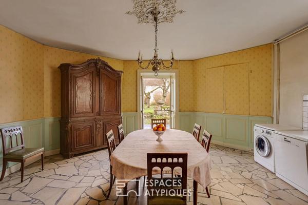 Demeure noble du XVIIIe inscrite MH avec parc proche de Gy