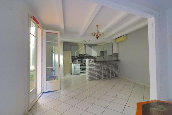 A vendre JOLIE MAISON INDIVIDUELLE LUMINEUSE  SUD TERRASSE MARSEILLE 10ÈME MIREILLE LAUZE CALME BON ÉTAT