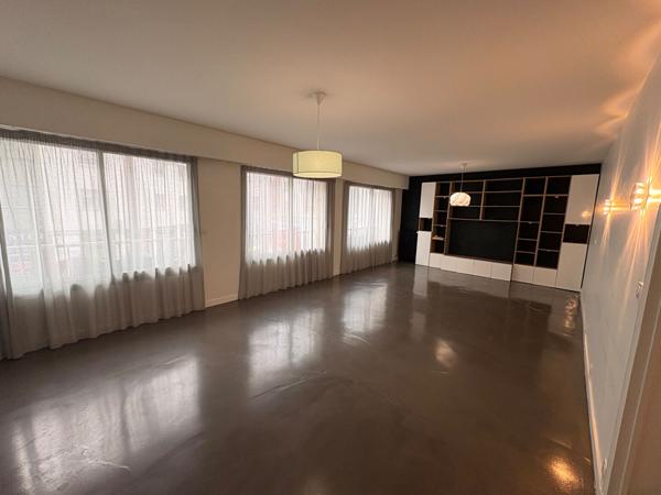 Appartement Angers hyper centre/ gare dans résidence avec ascenseur de 2 chambres avec parking