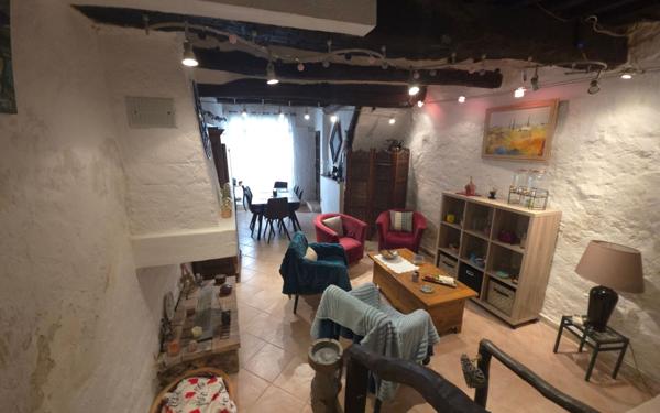 Maison à vendre    6 pièces •  Aups