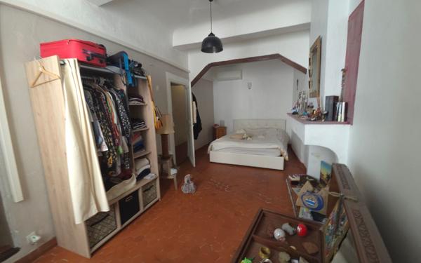 Maison à vendre    6 pièces •  Aups