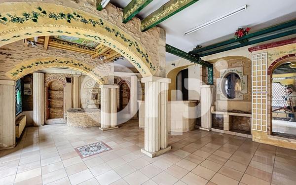 Immeuble à vendre    7 pièces • 236,07 m2 Montignac