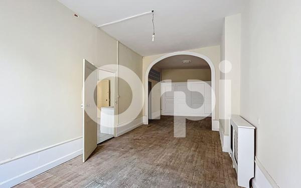 Immeuble à vendre    7 pièces • 236,07 m2 Montignac