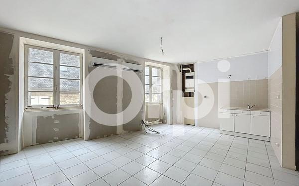 Immeuble à vendre    7 pièces • 236,07 m2 Montignac