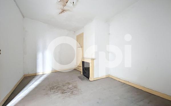 Immeuble à vendre    7 pièces • 236,07 m2 Montignac