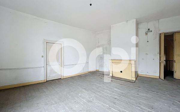 Immeuble à vendre    7 pièces • 236,07 m2 Montignac