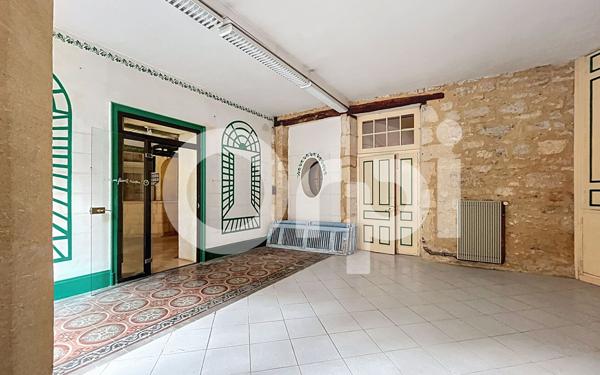 Immeuble à vendre    7 pièces • 236,07 m2 Montignac