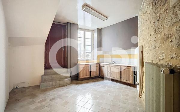 Immeuble à vendre    7 pièces • 236,07 m2 Montignac