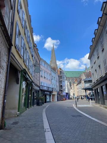 Quartier Cathédrale, appartement traversant 87 m², 3 chambres avec vue dégagée