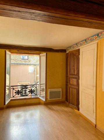 Quartier Cathédrale, appartement traversant 87 m², 3 chambres avec vue dégagée