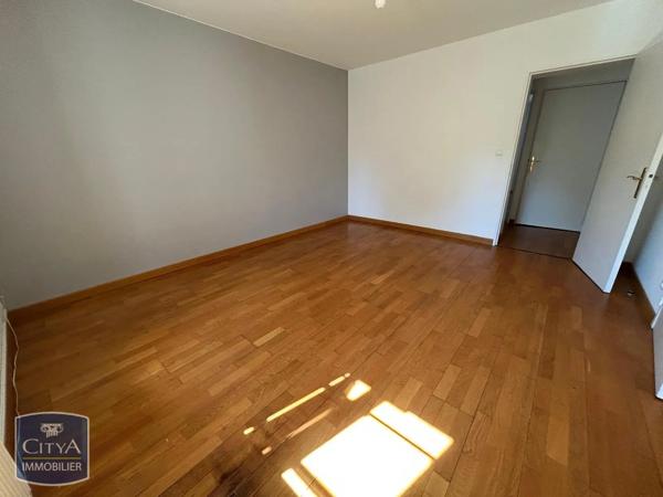 Appartement à louer 5 pièces 118.75m² Bourges (18000)