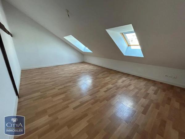 Appartement à louer 5 pièces 118.75m² Bourges (18000)