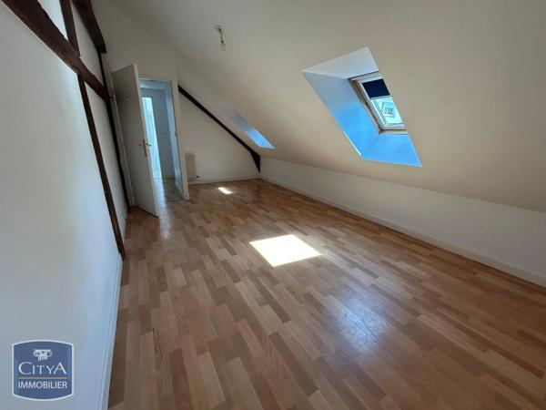 Appartement à louer 5 pièces 118.75m² Bourges (18000)