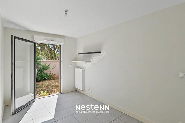 Appartement en rez-de-jardin - proche commodités - limite CRAPONNE