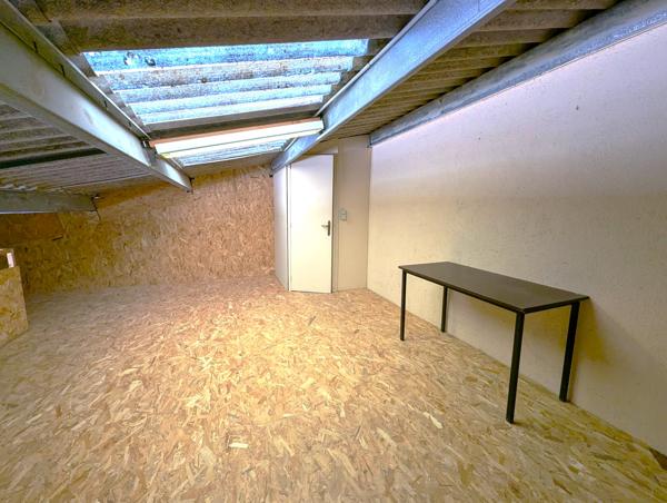 Entrepôt de stockage + Bureau - Aix en Provence - Réf. 457
