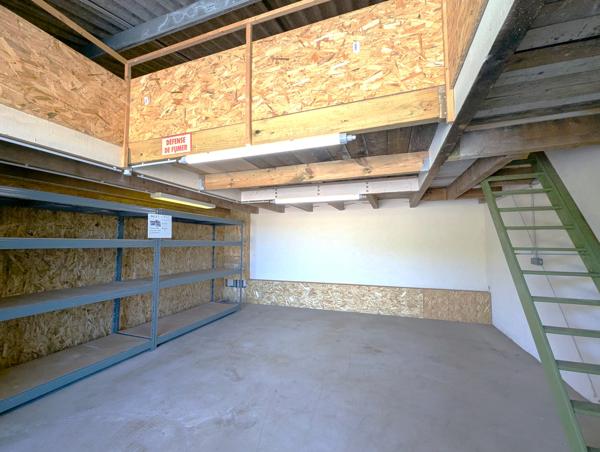 Entrepôt de stockage + Bureau - Aix en Provence - Réf. 457