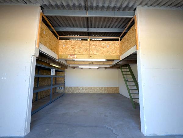 Entrepôt de stockage + Bureau - Aix en Provence - Réf. 457