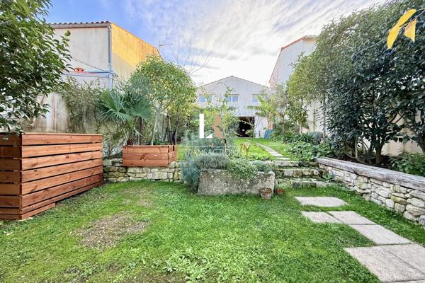 La Rochelle (17000) La Genette - Maison de Plain-pied avec quadruple garage et appartement T3