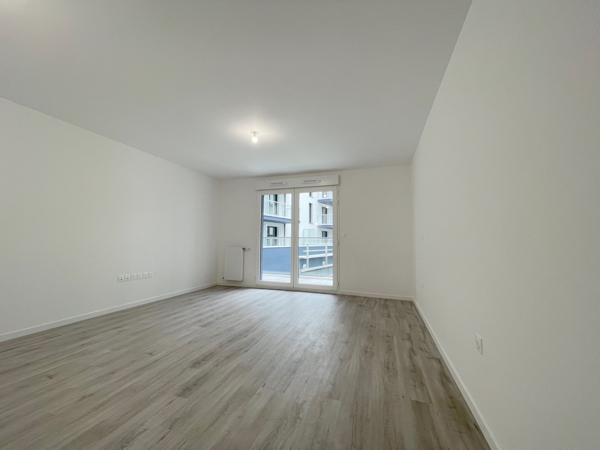 Appartement non meublé à Bois Colombes / 34.30 m2 (1 pièce) + 1 place de parking