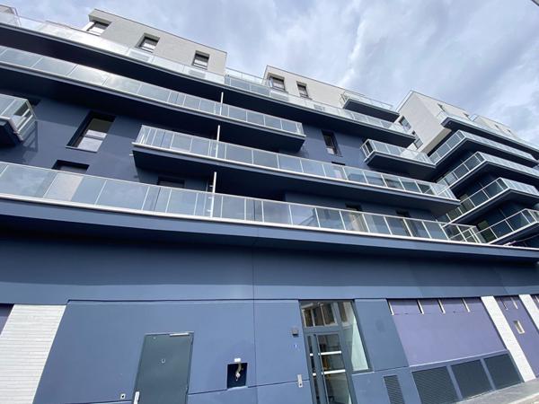 Appartement non meublé à Bois Colombes / 34.30 m2 (1 pièce) + 1 place de parking