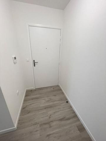 Appartement non meublé à Bois Colombes / 34.30 m2 (1 pièce) + 1 place de parking