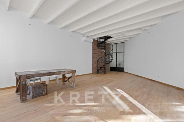 Loft à Cannes, Petit Juas : L'Esprit Industriel de Luxe dans l'Écrin Historique de la Villa Stanisla