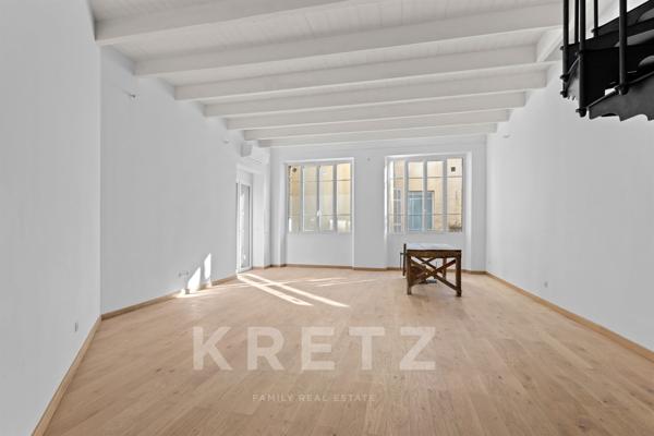 Loft à Cannes, Petit Juas : L'Esprit Industriel de Luxe dans l'Écrin Historique de la Villa Stanisla