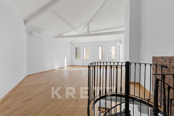 Loft à Cannes, Petit Juas : L'Esprit Industriel de Luxe dans l'Écrin Historique de la Villa Stanisla