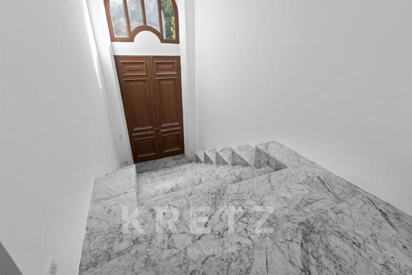 Loft à Cannes, Petit Juas : L'Esprit Industriel de Luxe dans l'Écrin Historique de la Villa Stanisla