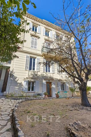 Loft à Cannes, Petit Juas : L'Esprit Industriel de Luxe dans l'Écrin Historique de la Villa Stanisla