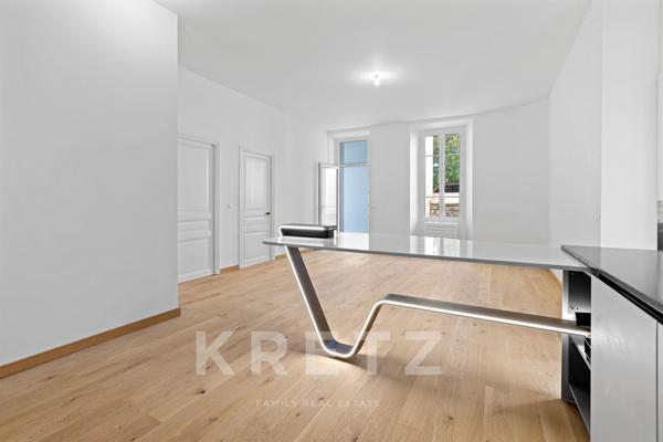 Loft à Cannes, Petit Juas : L'Esprit Industriel de Luxe dans l'Écrin Historique de la Villa Stanisla