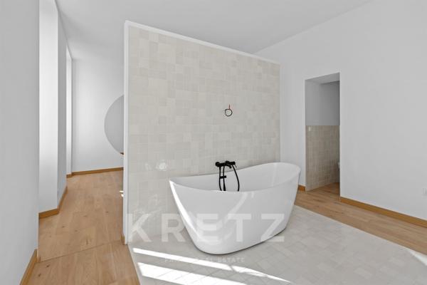 Loft à Cannes, Petit Juas : L'Esprit Industriel de Luxe dans l'Écrin Historique de la Villa Stanisla