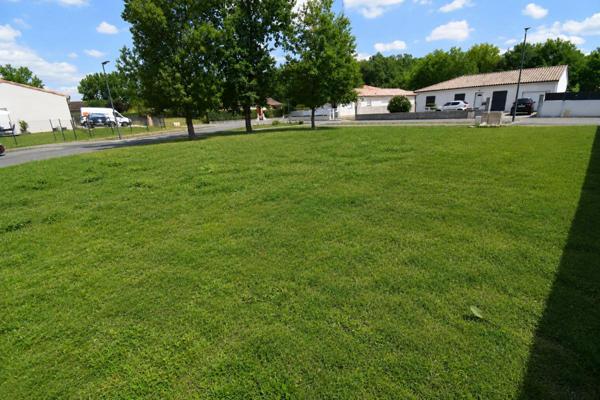 Montauban 82000,  Fonneuve Terrain  constructible et viabilisé et piscinable