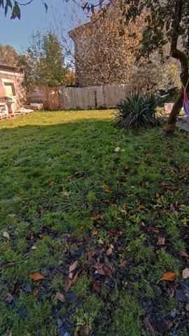 Maison de ville de 102 m² avec jardin de 500 m², à proximité de tous services