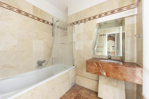 Appartement Paris 7e - SAINT-DOMINIQUE / RAPP