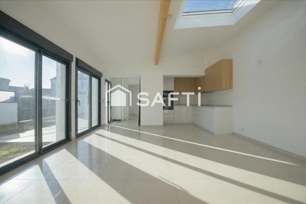 Maison neuve avec jardin