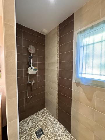 Maison
         5 pièces
        - 130 m² 253 500 € *