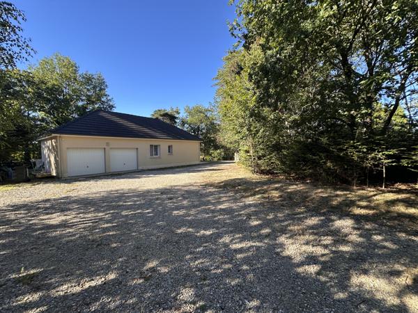Maison
         5 pièces
        - 130 m² 253 500 € *