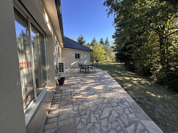 Maison
         5 pièces
        - 130 m² 253 500 € *