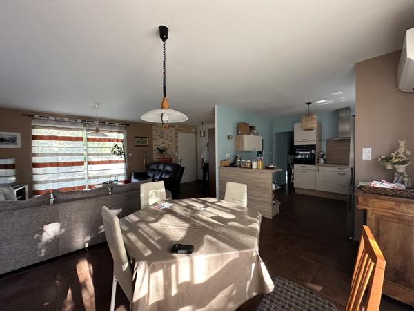 Maison
         5 pièces
        - 130 m² 253 500 € *