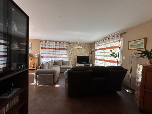 Maison
         5 pièces
        - 130 m² 253 500 € *