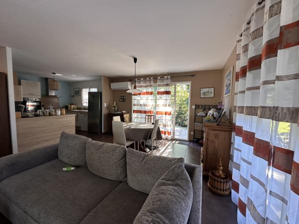 Maison
         5 pièces
        - 130 m² 253 500 € *
