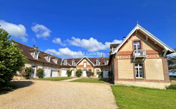 À vendre - Manoir classé Monument Historique et ses dépendances dans le Perche (28)