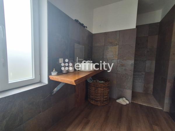 Fonds De Commerce
        
        - 120 m² 218 900 € *